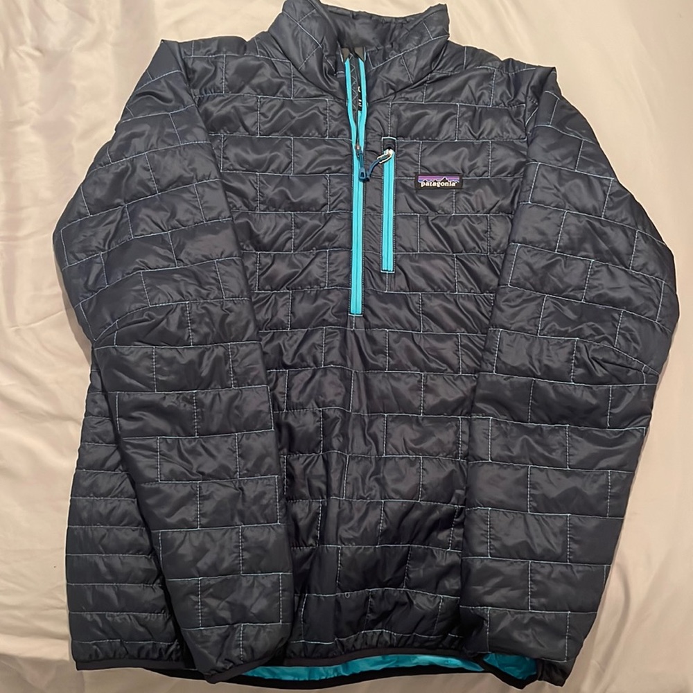Never worn Patagonia quarter zip